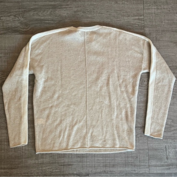 Vineyard Vines Crewneck Seaspun Cashmere Sweater Size: Small - Picture 5 of 7